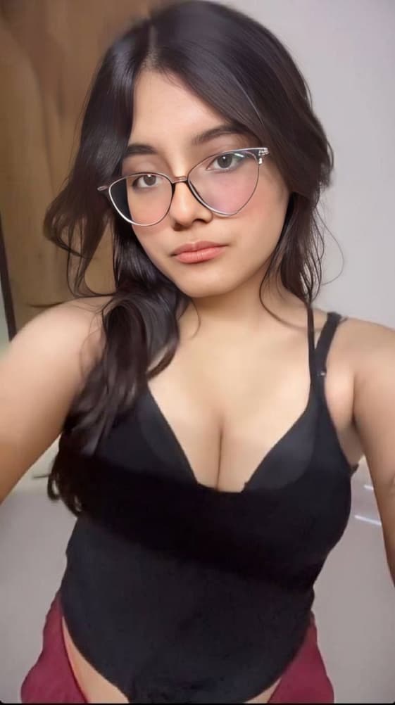 Featured image for Sexy Cute Glasses Delhi Girl Sending Her Nudes Teasing And Showing Her Big Boobs And Pussy Fully Nude Leaked Collection