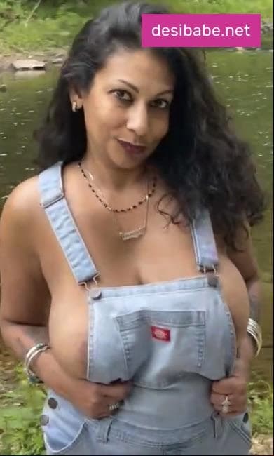 Image of Indian NRI Busty Horny Naughty Milf Aunty Fully Nude Private Sexy Big Boobs And Big Ass Show Sucking BBC Public Nudes Pics