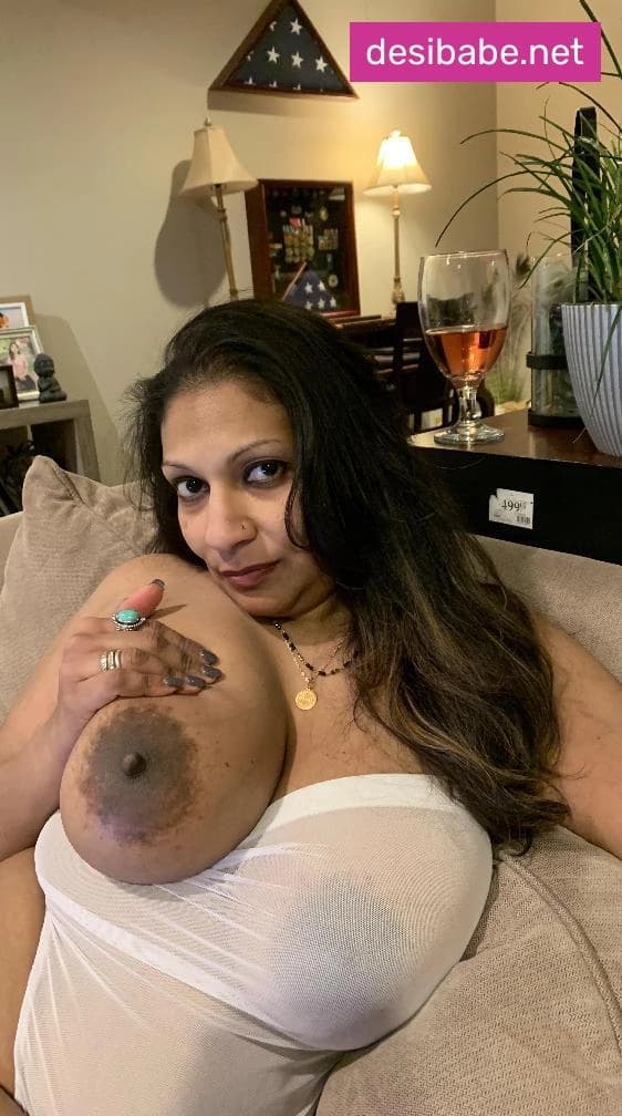 Image of Indian NRI Busty Horny Naughty Milf Aunty Fully Nude Private Sexy Big Boobs And Big Ass Show Sucking BBC Public Nudes Pics