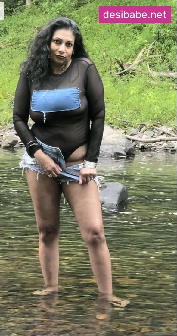 Image of Indian NRI Busty Horny Naughty Milf Aunty Fully Nude Private Sexy Big Boobs And Big Ass Show Sucking BBC Public Nudes Pics