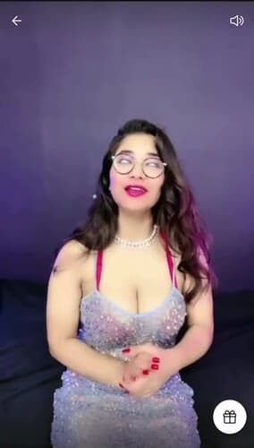 Image of Lustful Mary Hanna Vibrator Play and Squirt on Live ~ 2 Clips